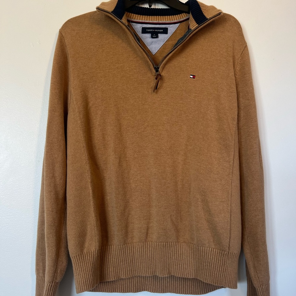 Medium Men’s tan Tommy Hilfiger quarter zip sweater